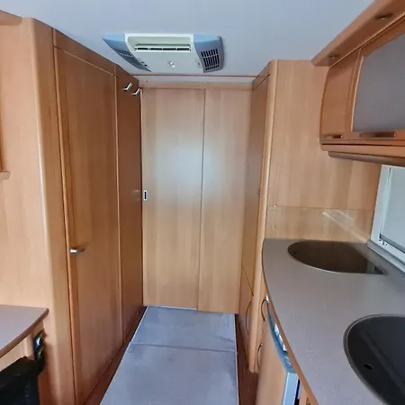 Jurahoehe Wohnwagen Huette Flieder * Pottenstein